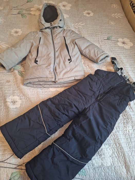 Продам детский зимний костюм