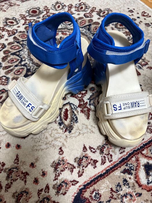 Босоножки женские