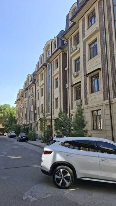 Срочно сдается в аренду 3/2/5 квартира на Мирзо-Улугбекском