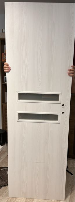 Usa baie frasin cu defect estetic