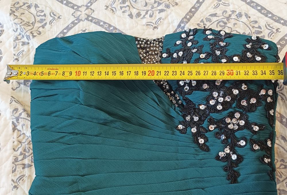 Rochiță lunga , superbă ,verde închis ,tip sirena , măsura XS/S măsura