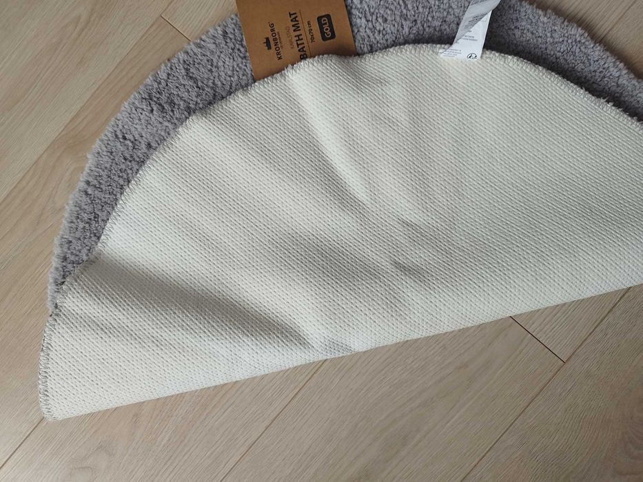 Нова кръгла постелка за баня мека. Килим кръгъл