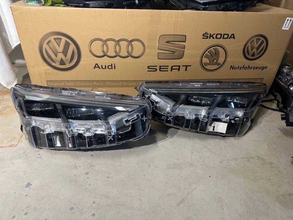 Far stanga / far dreapta Ford Mustang MACH-E MACHE 2021/2022/2023/2024