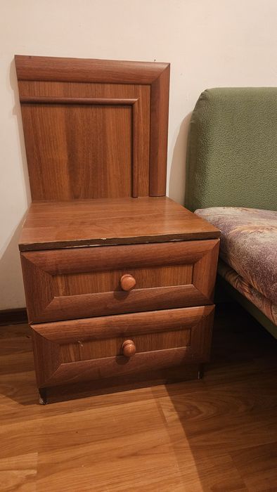 Продам тумбочки к спальной кровати