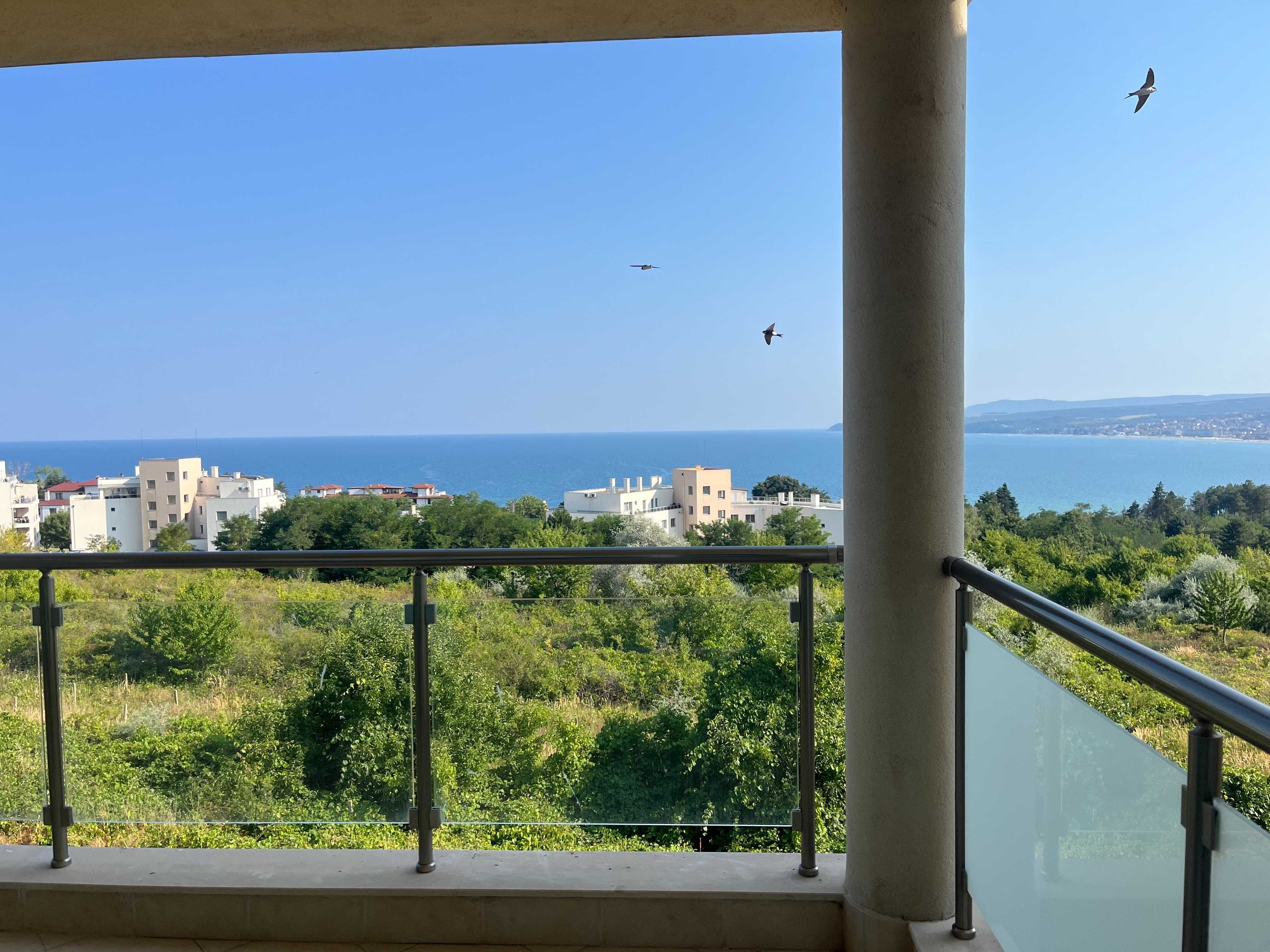 Двустаен в уникална морска гледка в гр. Бяла