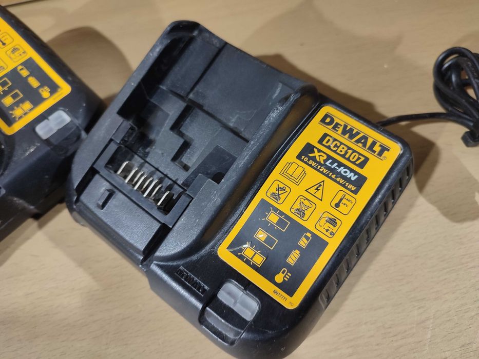 DeWalt DCB107 charger incarcator sursa baterie 10.8V 12V 14.4V 18V