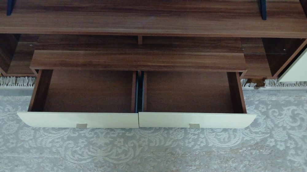 Гостиный сервант