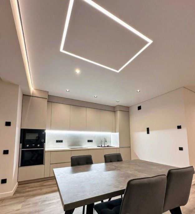 Дава се под наем Двустаен апартамент в София, Център - 76 кв.м за 485 € - Снимка #1