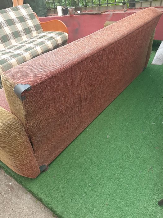 Vand 2 canapele extensibile