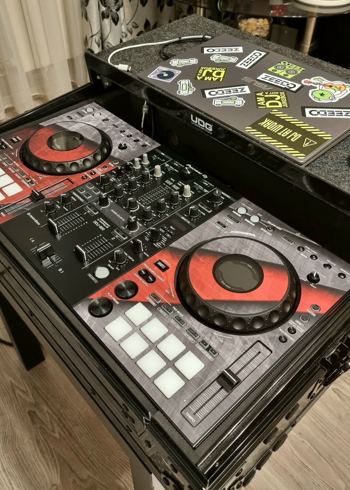 Ddj 800 case udg plus bk skin dj skins plus laminare mata integral