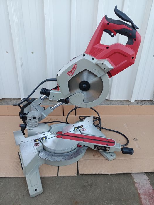 Milwaukee fierăstrău circular de tăiat la unghi