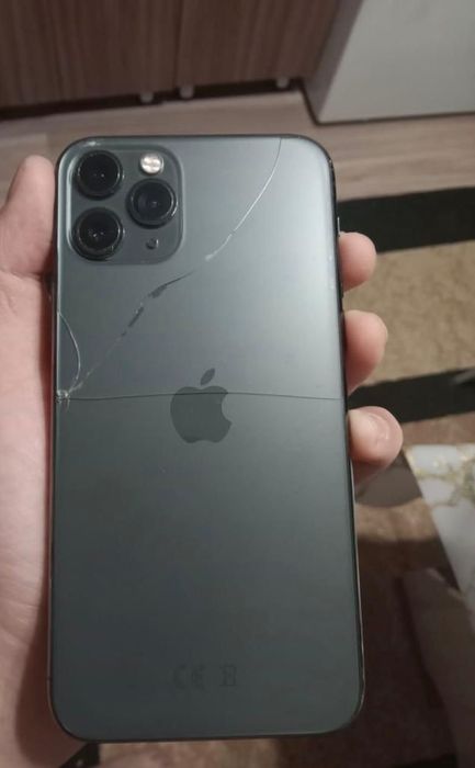 Продам Айфон 11 про