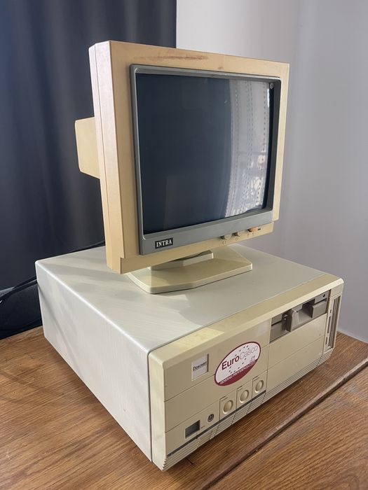 Pc retro unitate si monitor