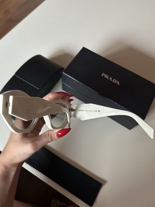 Слънчеви очила Prada