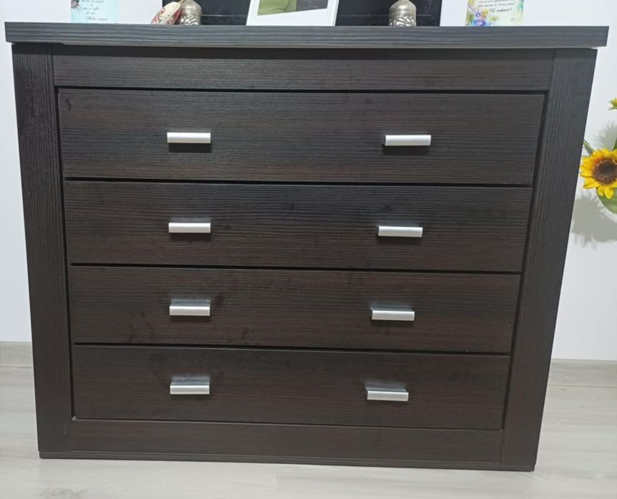 Vand mobila living cu 2 comode incluse