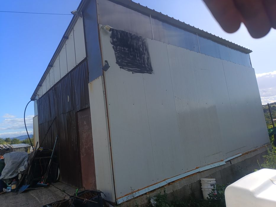 De vânzare hala metalica cu panouri sandwich