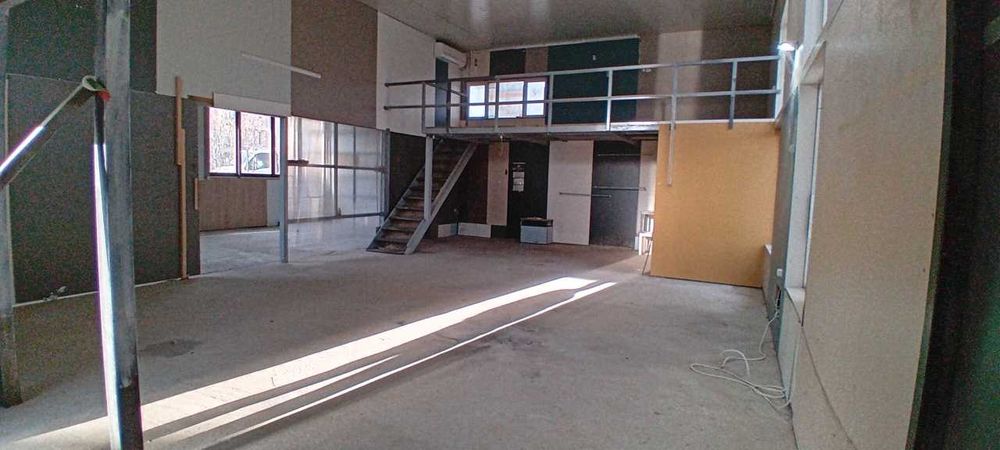 Давам под анем склад в Младост 3