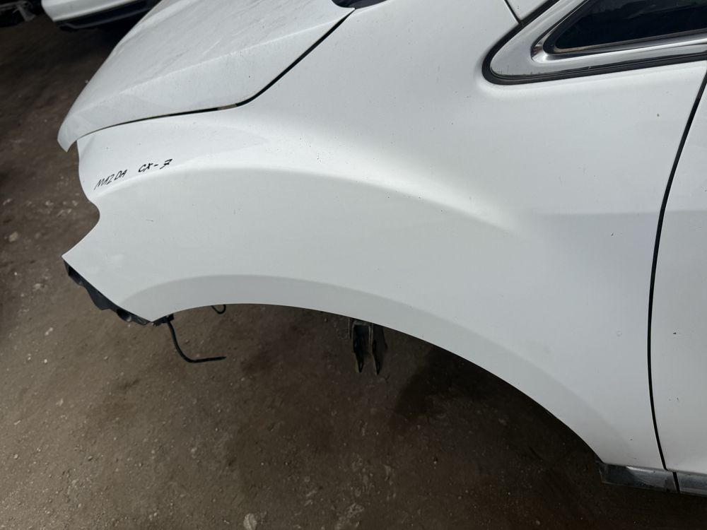 На части Mazda CX7 CX-7 2.2CD Ляв калник Броня задна капак заден врати