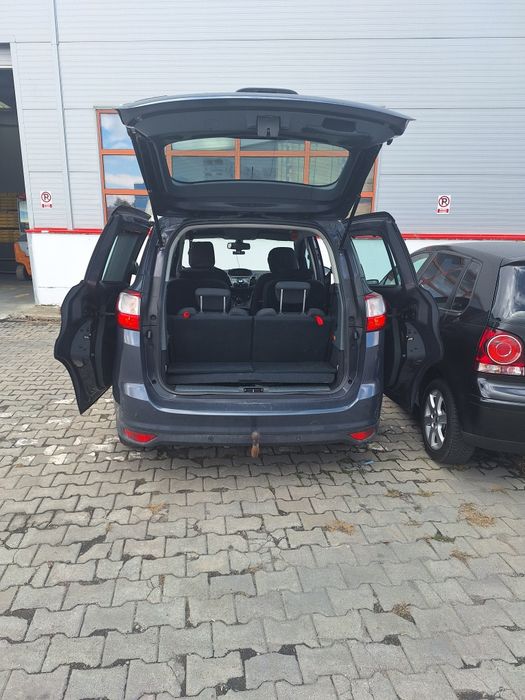 Ford Grand C Max 7 locuri