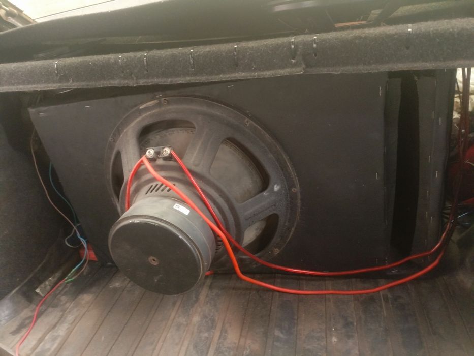 Усилитель в машину