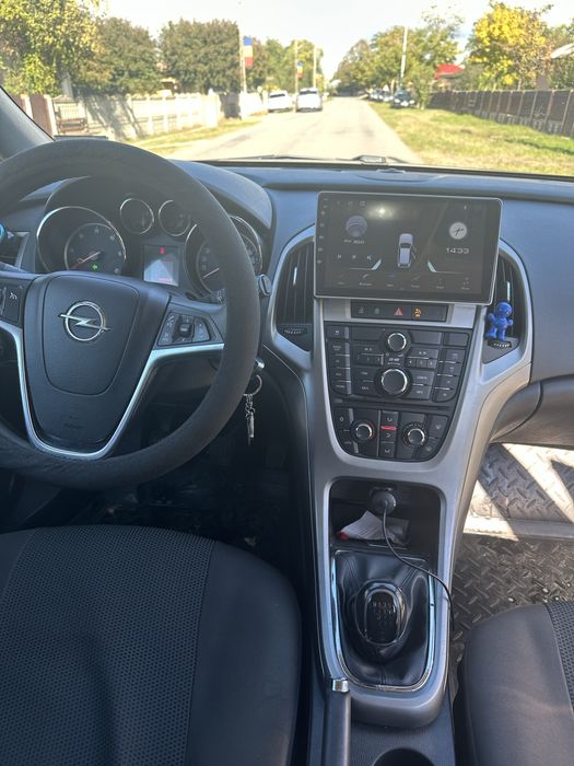 Opel Astra J 2010