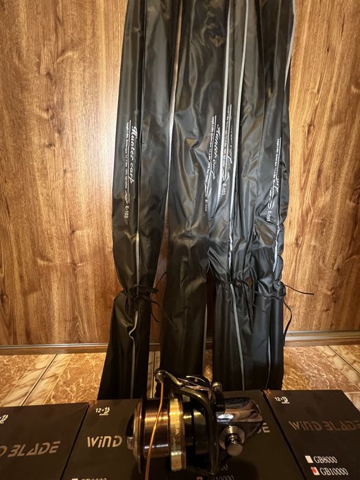 Set 4 Lansete WindBlade Hunter Crap 3.6 + 4 Mulinete GB 10000