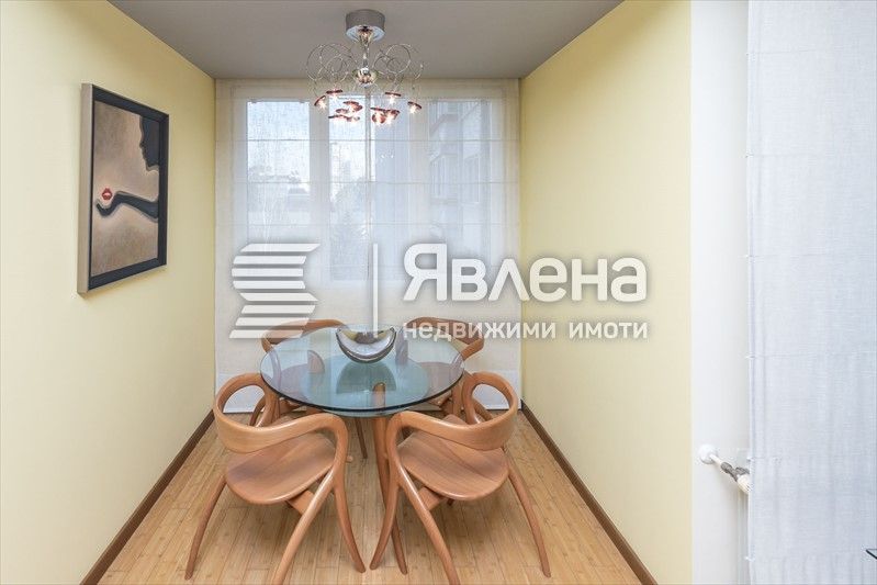 Дава се под наем Двустаен апартамент в София, Гоце Делчев - 80 кв.м за 700 € - Снимка #4