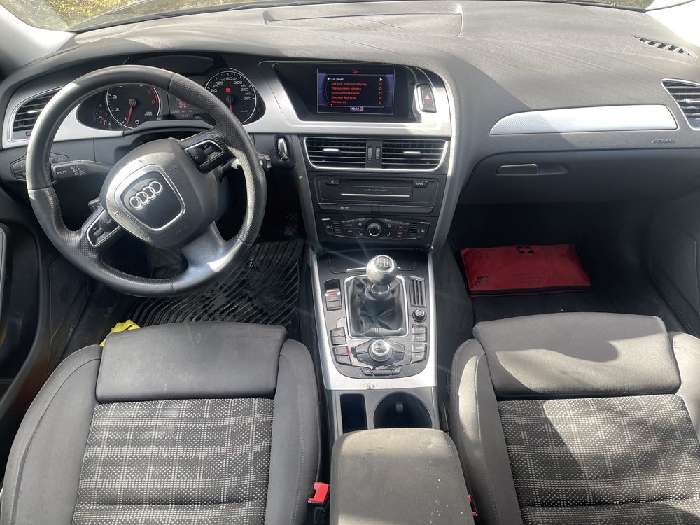 Dezmembrez Audi A4 B8 1.8 TFSI/TSI 160 cp 2010