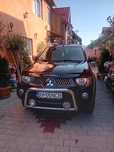 Mitsubishi l200.