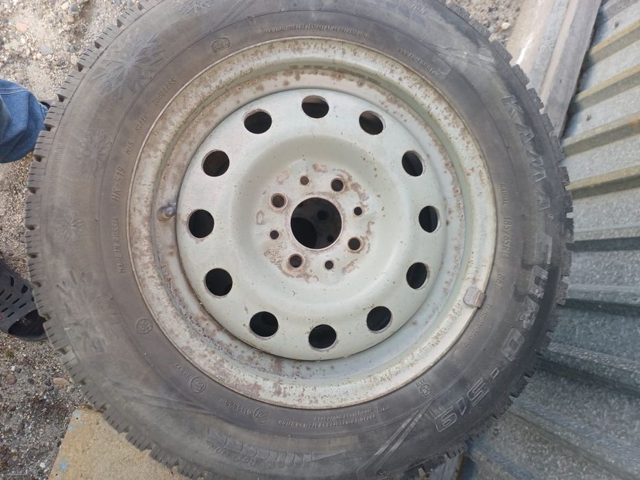 Продам шины 185/65R14  с дисками