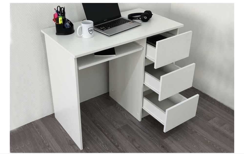 Писменный стол( парта для учебы)