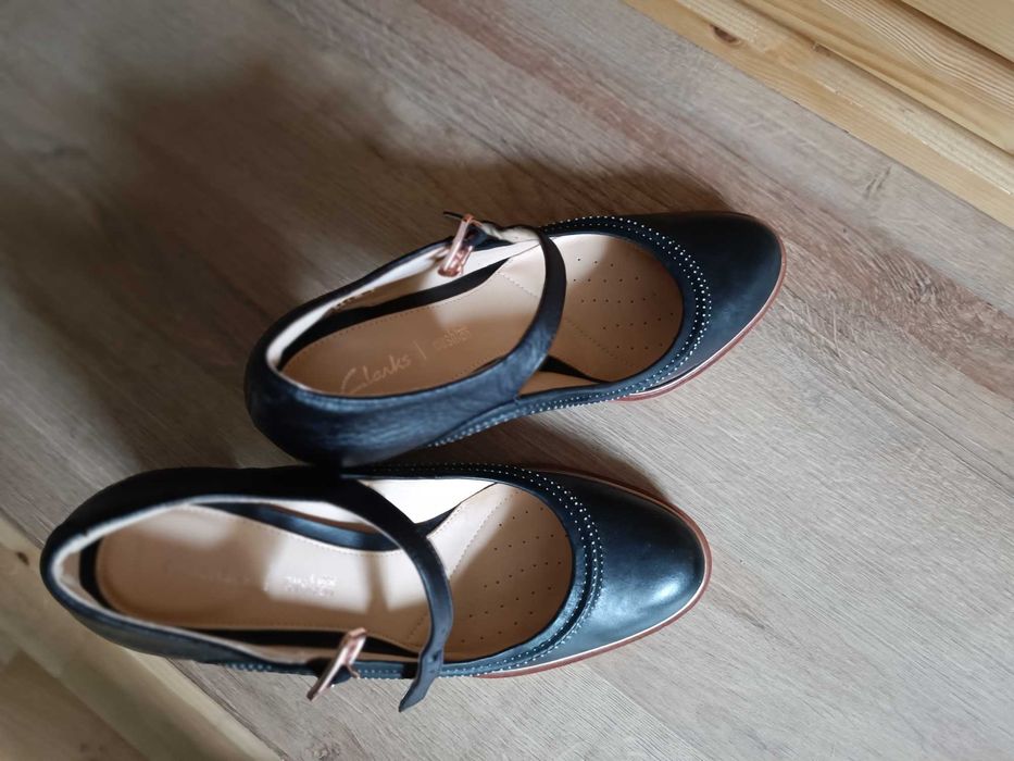Дамски обувки Clarks, отговарят на 36 номер, естествена кожа