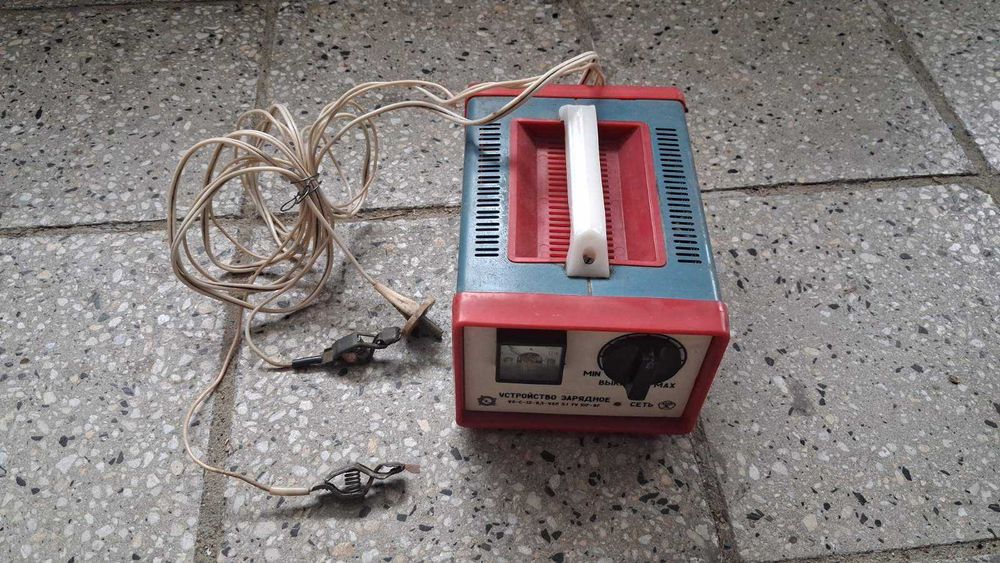 Зарядно акумулатор руско