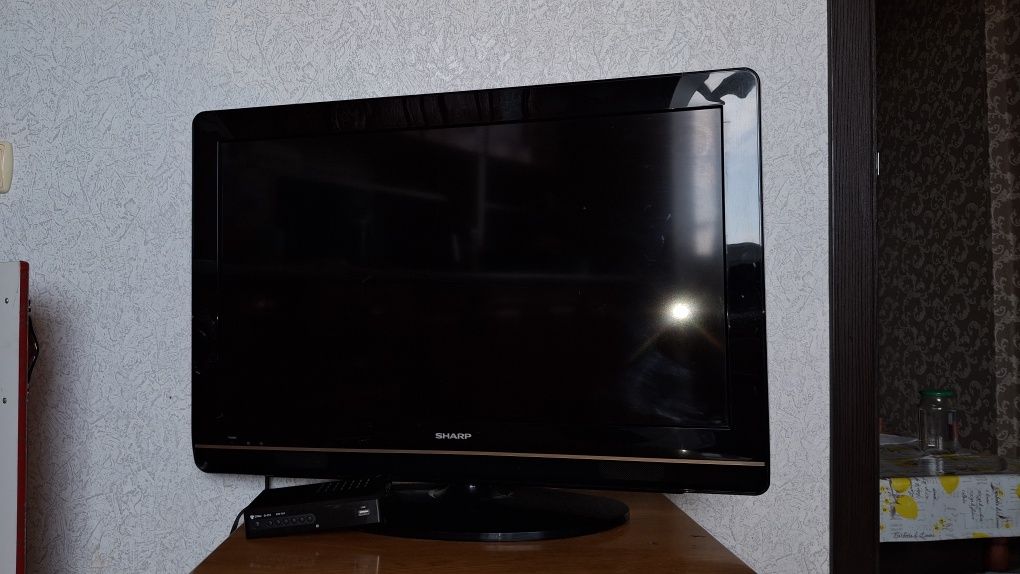 Телвизор SHARP 82дюйма