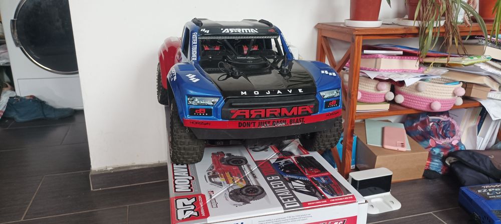 Arrma Mojave 4s BLX 1/8