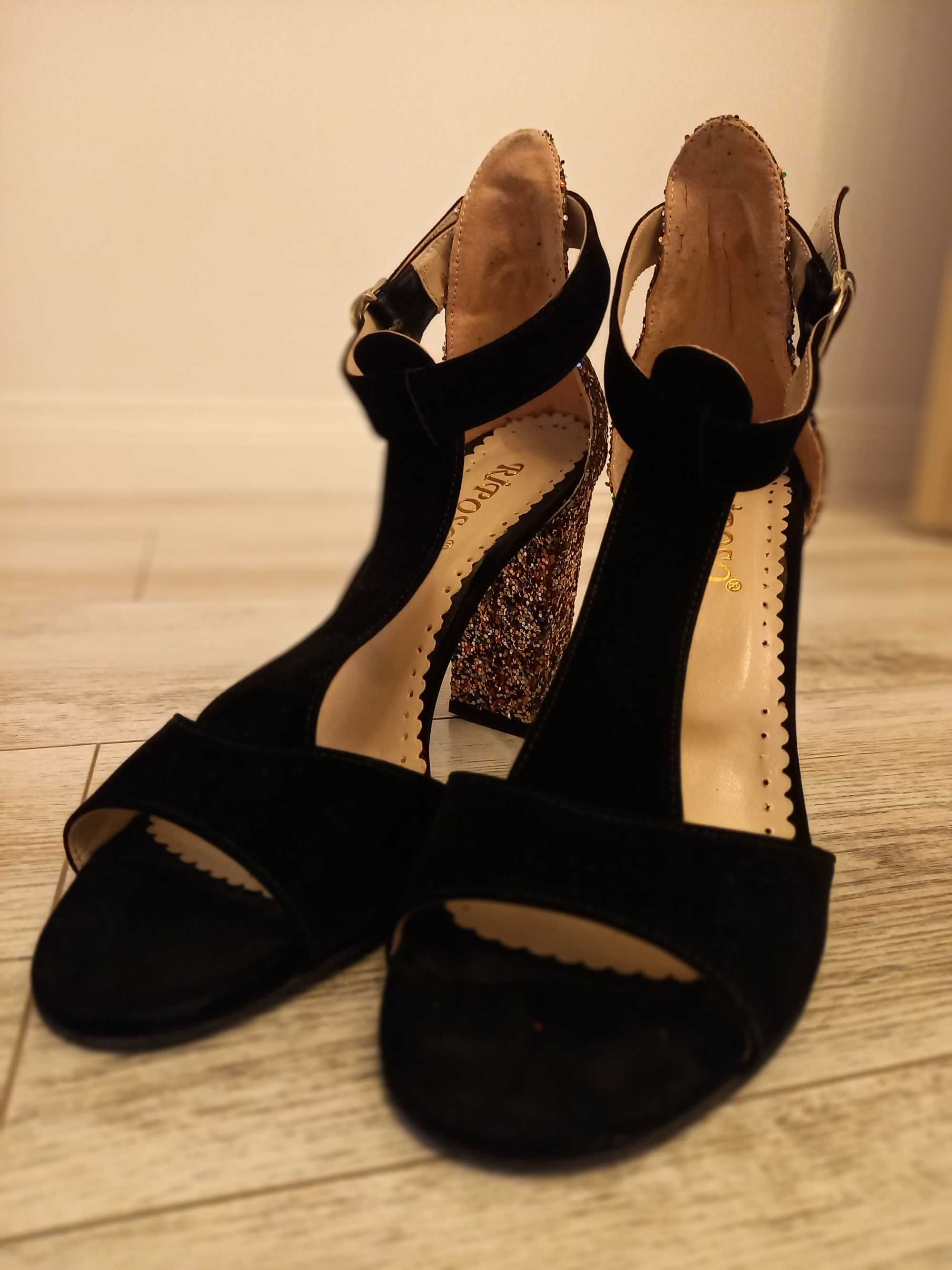 Sandale negre elegante