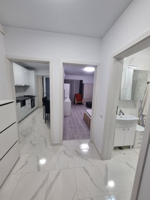 Inchiriez garsoniera bloc nou