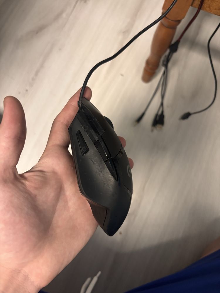 Vand 2 mouseuri de gaming