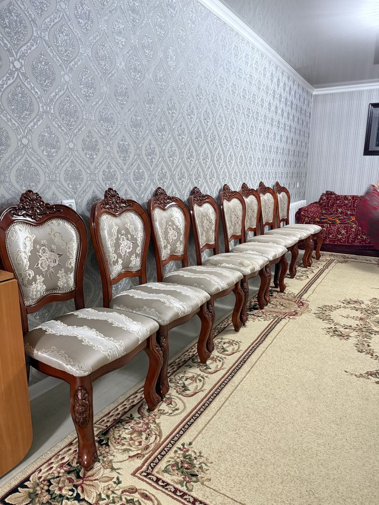 Продаем стулья деревянные