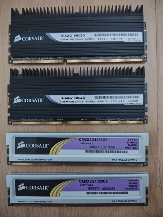 2 kit-uti de 4 GB DDR3, 8 GB total. 100 lei impreuna