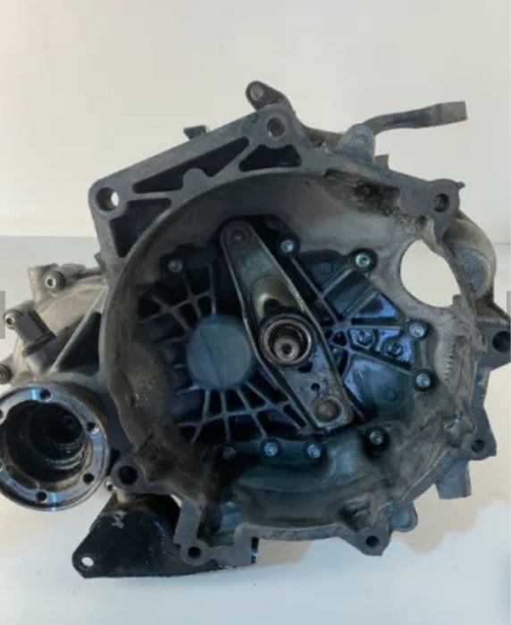 Скоростна кутия 1.9sdi имам и цял двигател наличен