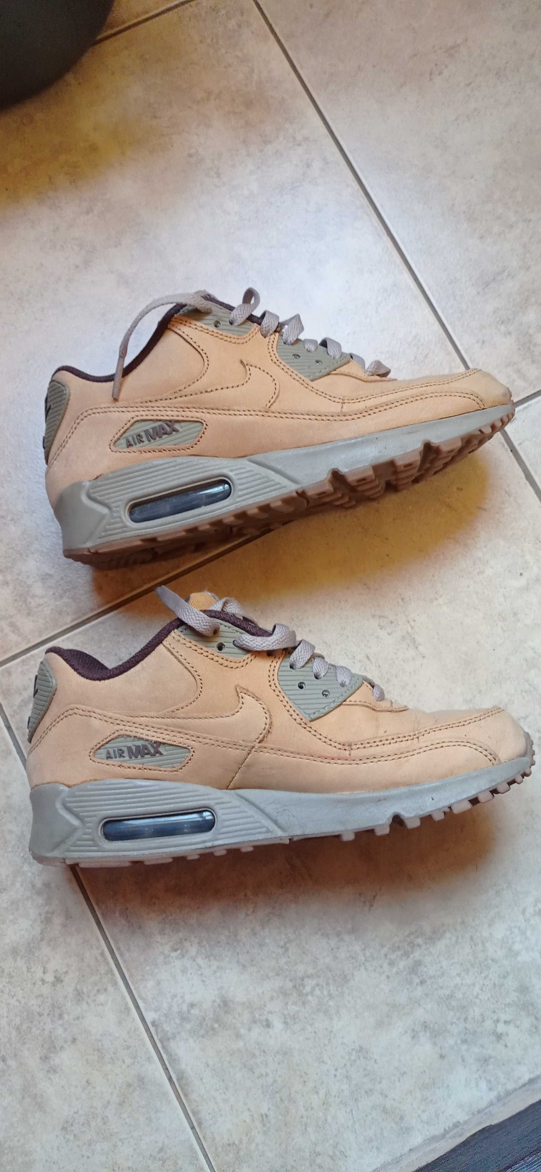 Дамски маратонки Nike Air Max 90