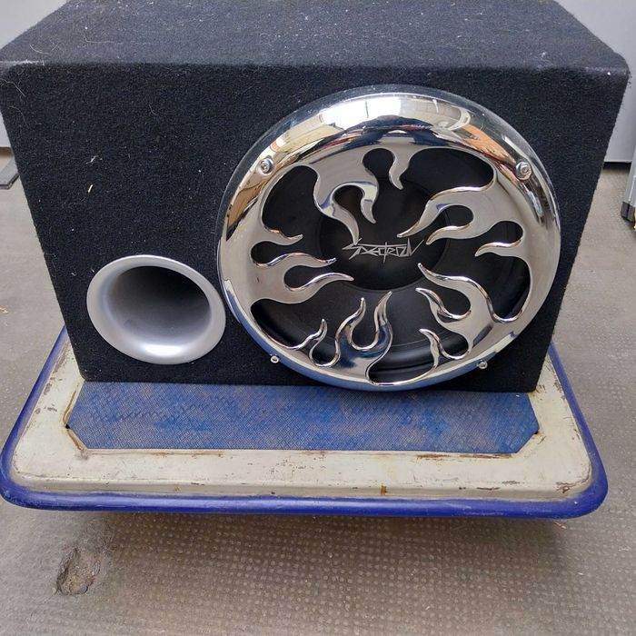 НАЙ ДОБРАТА ОФЕРТА Баскаса субуфер за кола Spectron 12"