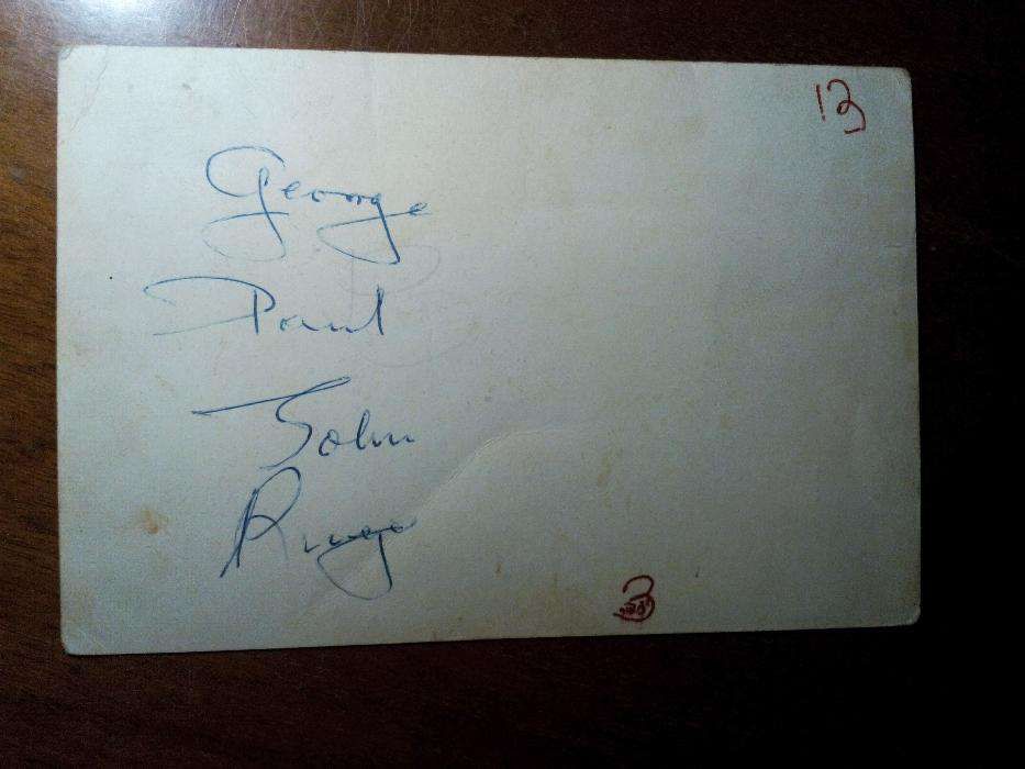 The Beatles fotografie cu autografele celor 4