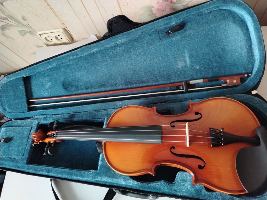 Скрипка 4/4 сатамын.
