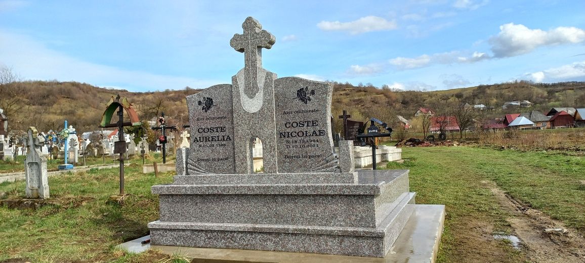 Monumente funerare/ Cruci si Morminte