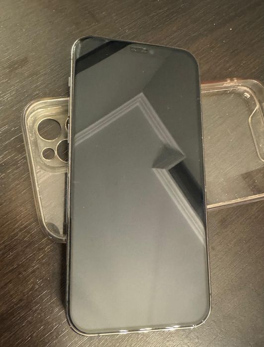 Продам IPhone 12 PRO в хорошем состоянии. Заряд 85%