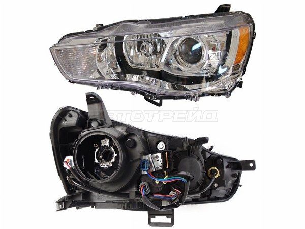 Фара Mitsubishi Outlander