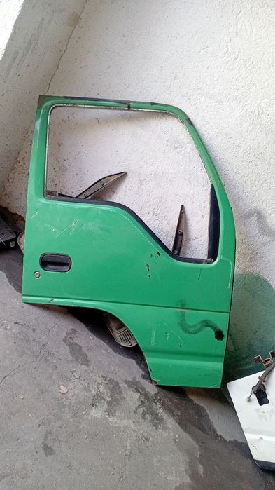 Isuzu eshiklar  sotiladi