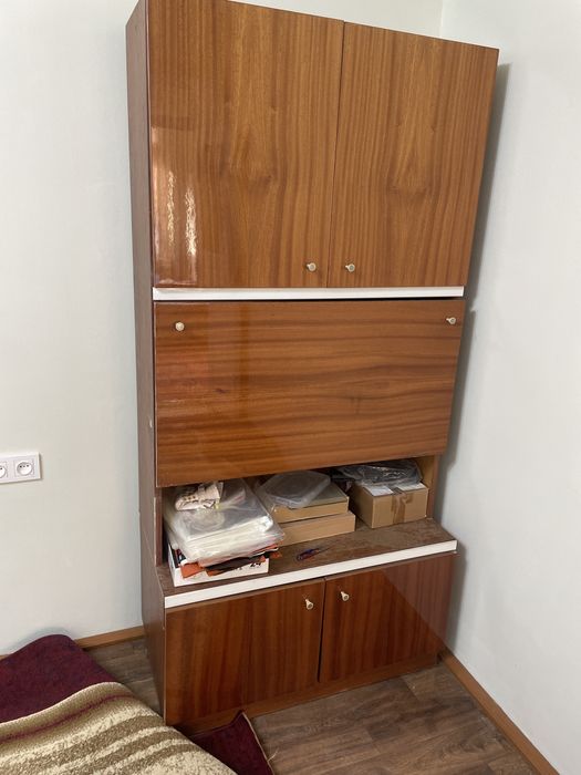 Советская мебель-стенка, тумба, стол. Срочно нужно забрать